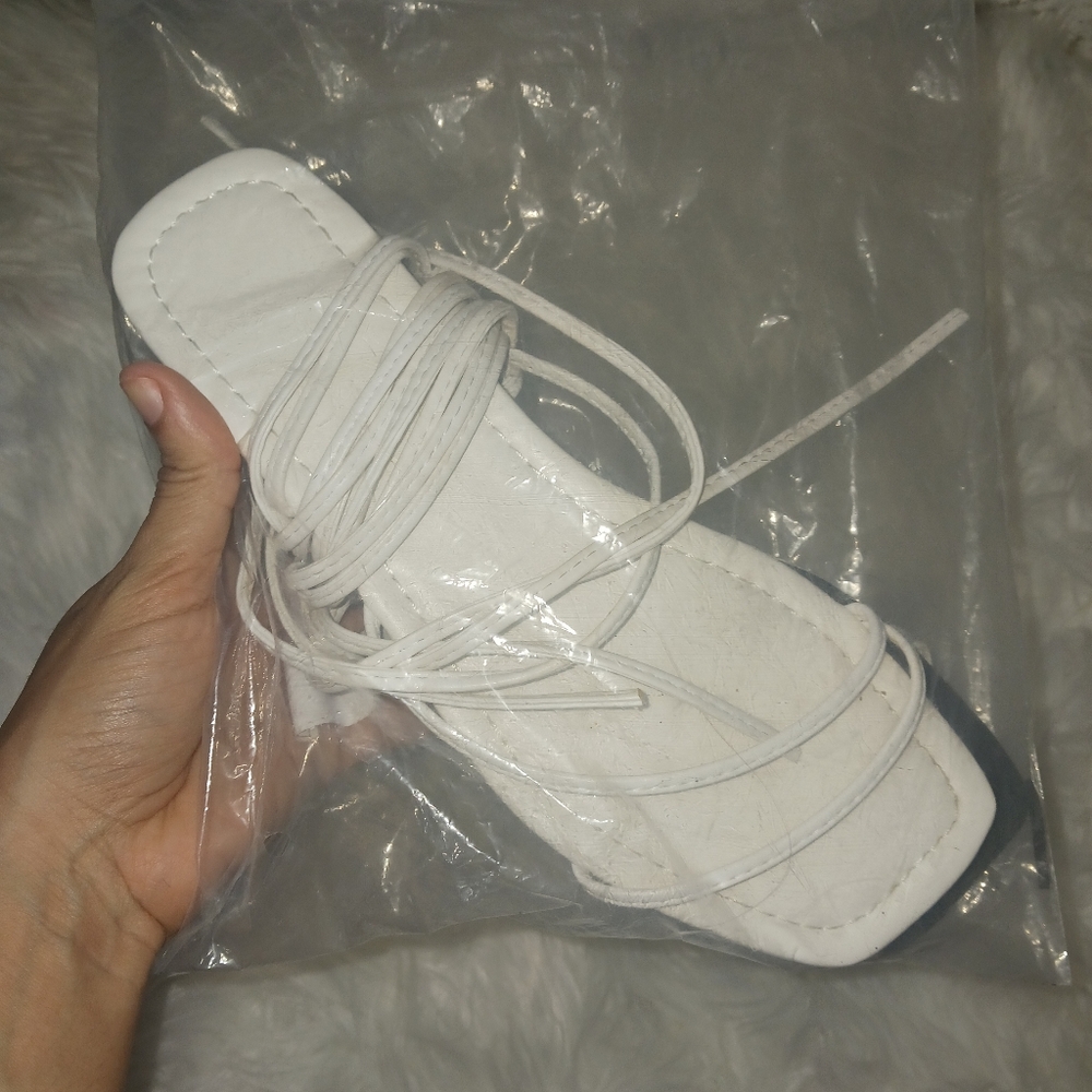 Women white open toe lace up flat sandals - Picture 6 of 9